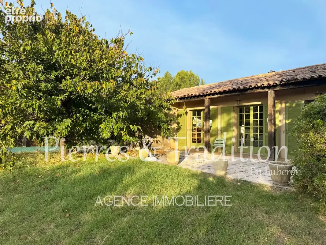 Exclusivité ! Maison de plain-pied avec piscine sur près de 1 500 m² de terrain - photo 1