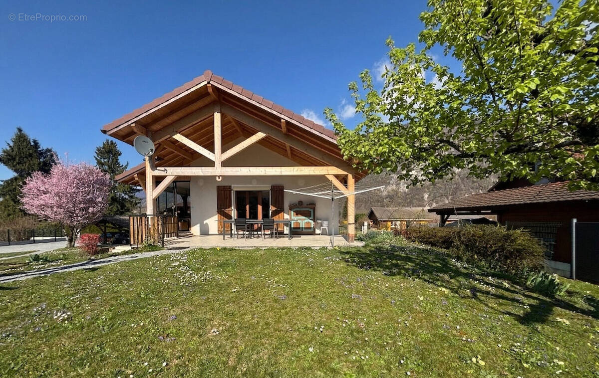 Maison à DOUSSARD