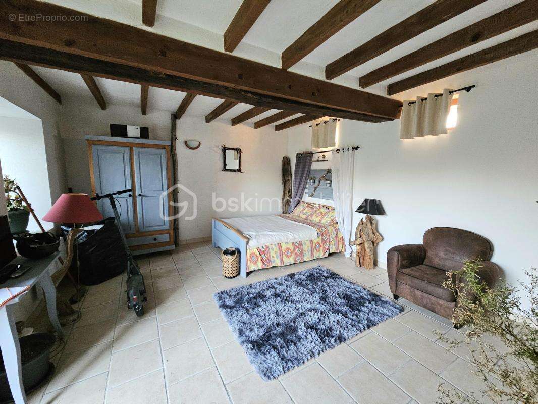 COUP DE COEUR !! Corps de ferme rénové avec maison d'habitation + 2 logements séparés - photo 12