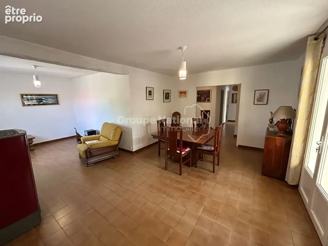 Maison de plain-pied 3 chambres sur parcelle de 640 m² avec piscine et garage - Saint Didier - photo 4