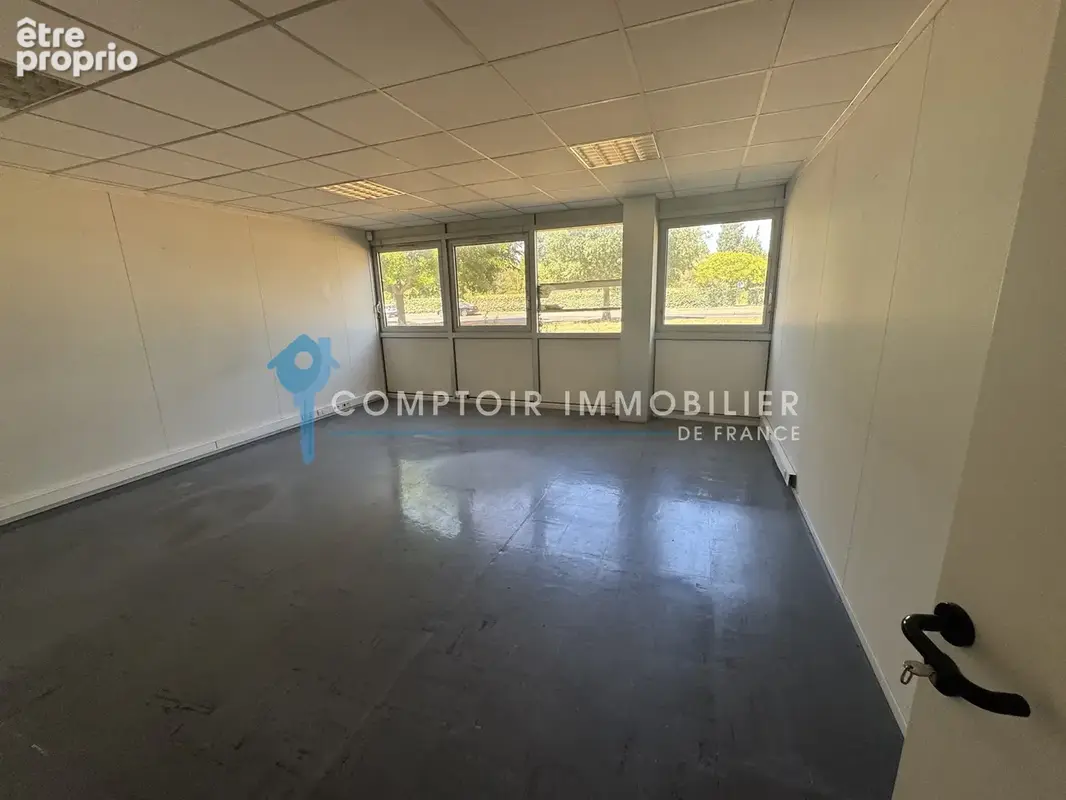 AVIGNON SUD ZAC de la Cristole IDEAL INVESTISSEUR Immeuble commerce bureaux - photo 4
