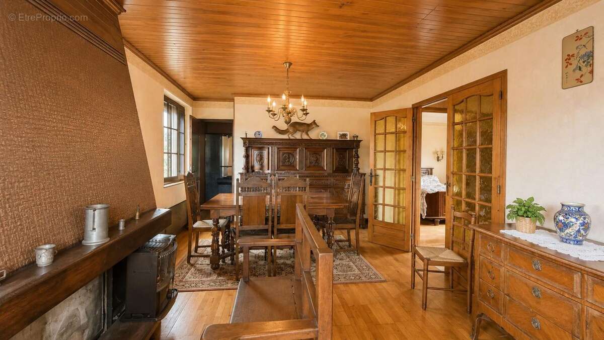 Maison à SAINT-CHRISTOPHE-VALLON