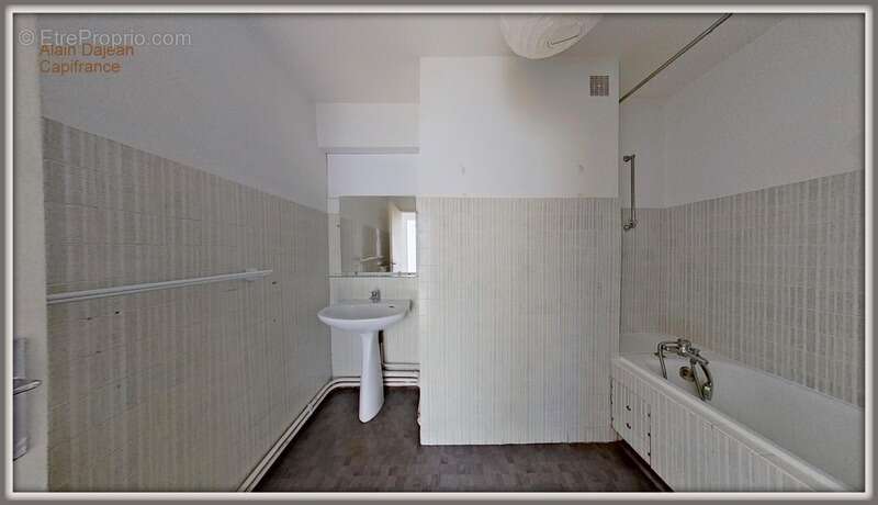 Appartement à vendre 3 pièces -91 M2 - Hypercentre AGEN (47)-3 ième étage avec ascenseur-Balcons - photo 8