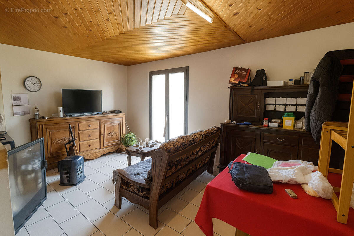 Maison à MAUBEC