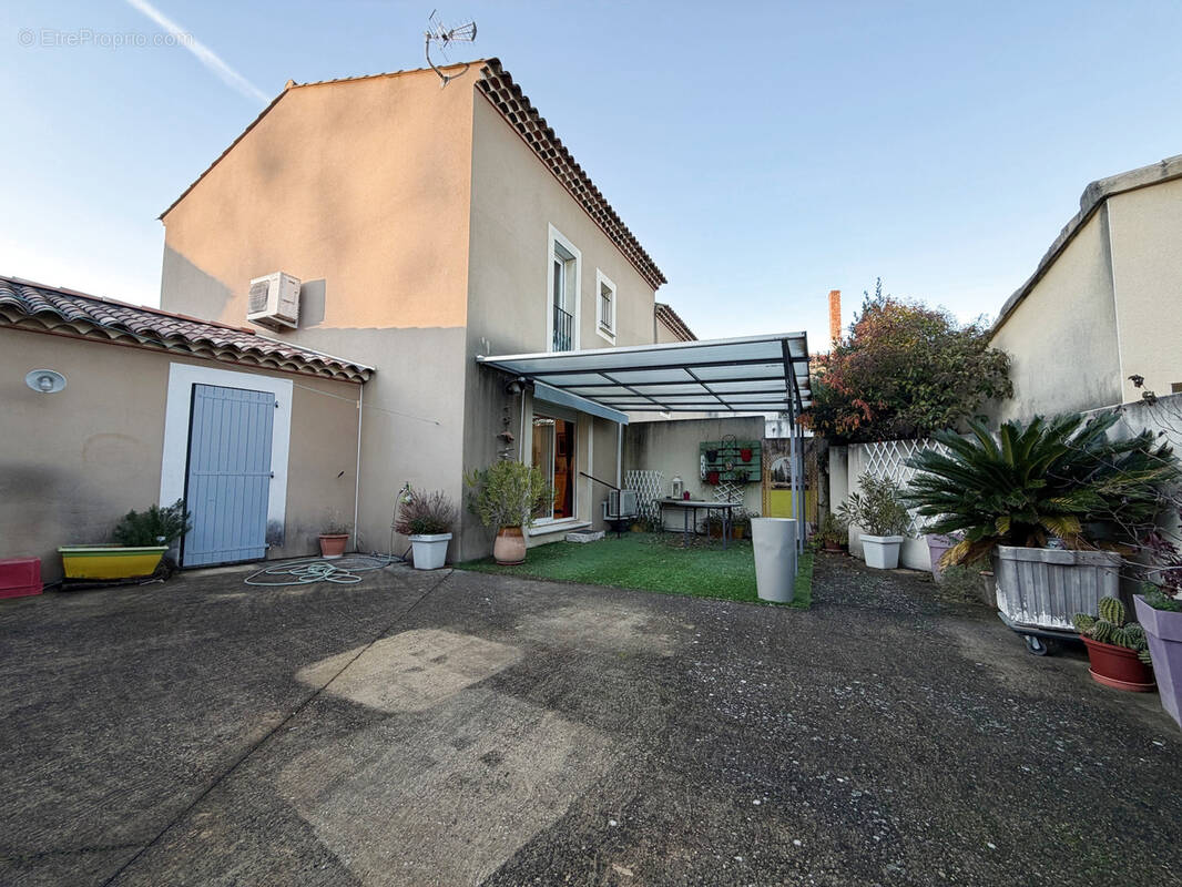 Maison à JONQUIERES