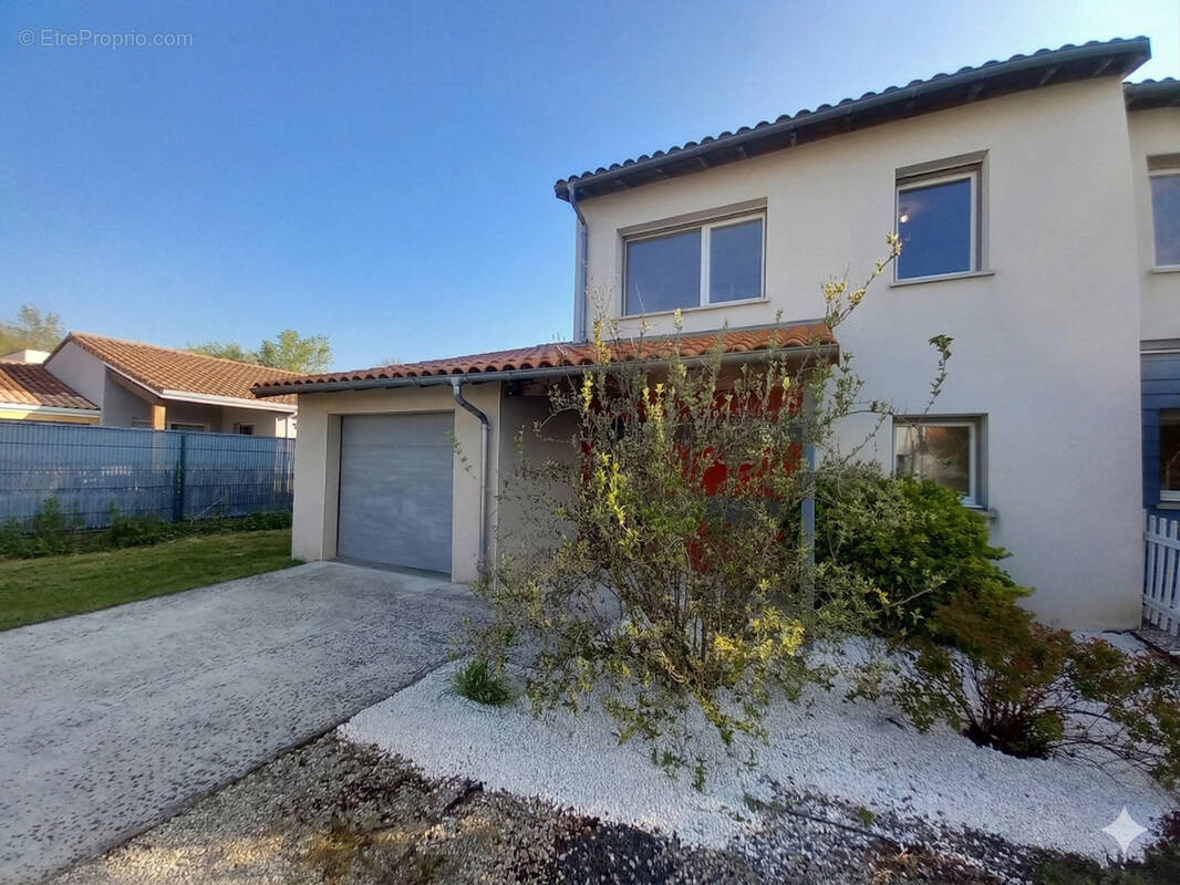 Maison à BRUGUIERES