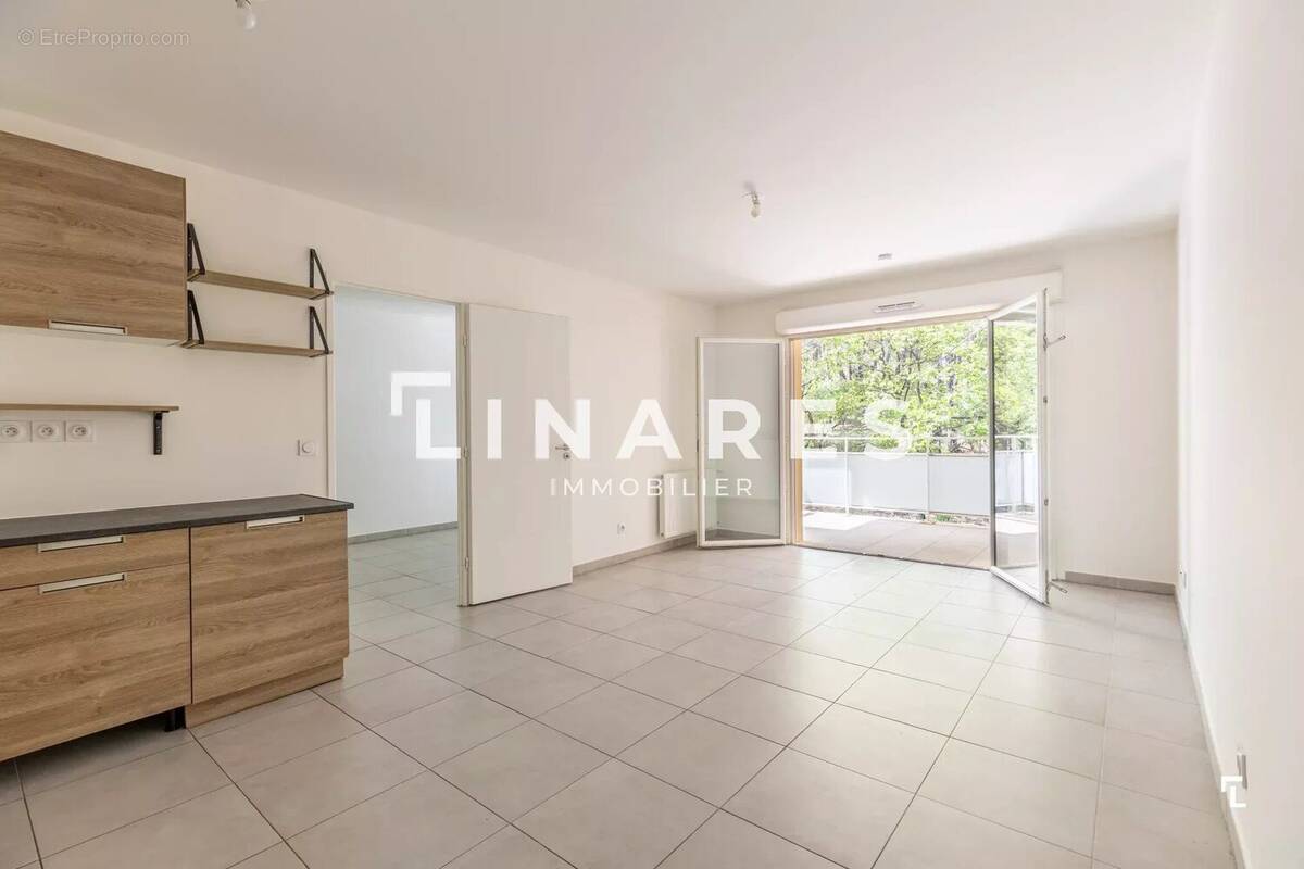 Appartement à ROUSSET