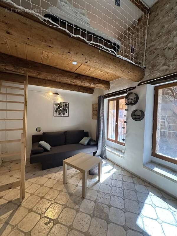 Maison à AUPS