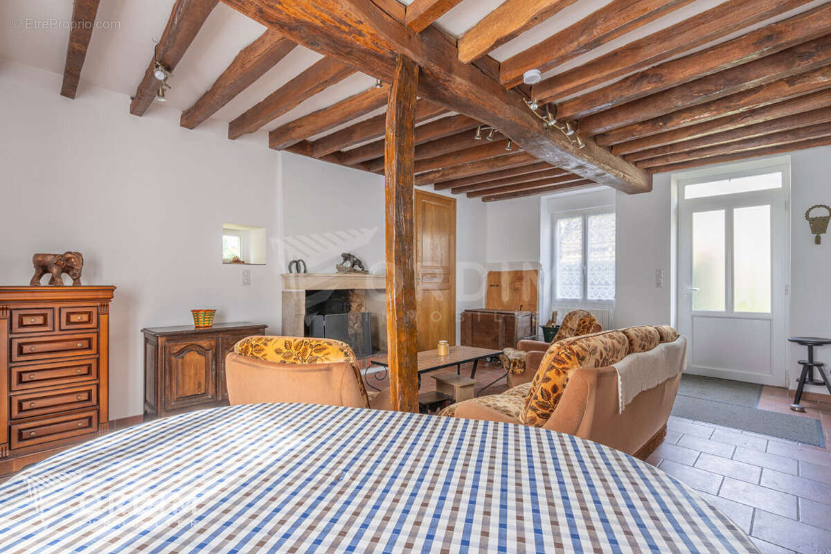 Maison au calme avec terrain agréable, en excellent état - photo 4