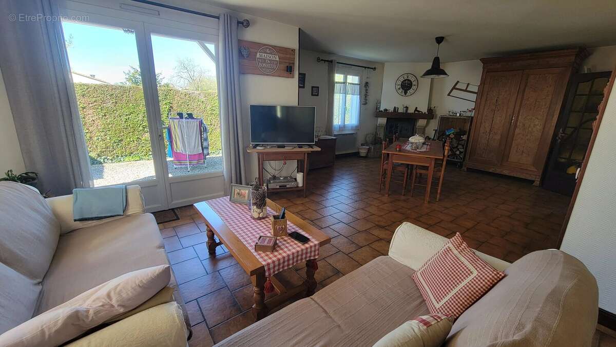 Maison à VERTEUIL-SUR-CHARENTE