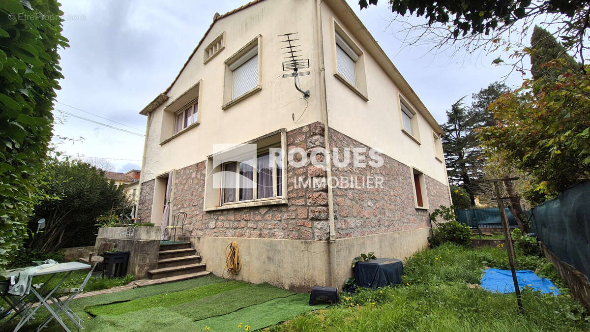 LAMALOU LES BAINS à vendre center ville Immeuble de 2 appartements T2 et T4 - photo 2