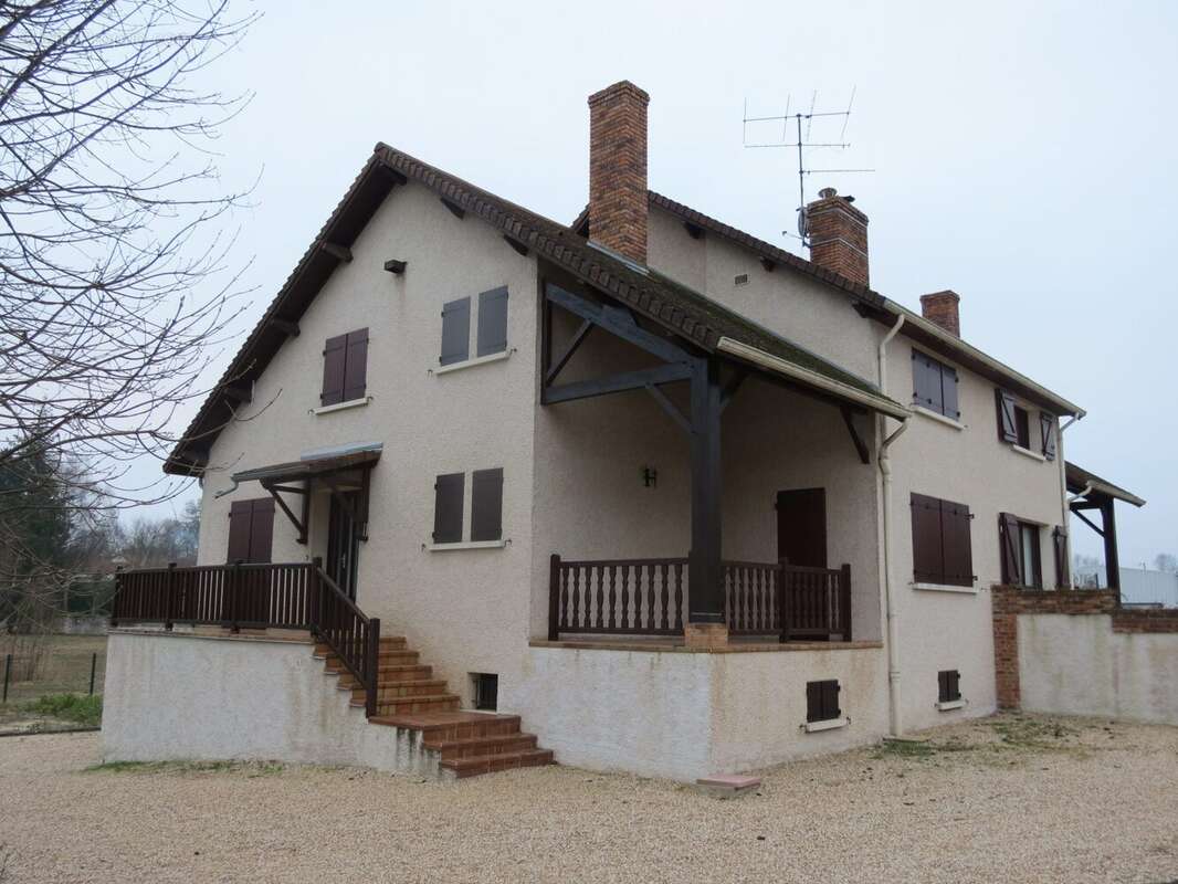 Maison à POUILLY-SUR-SAONE
