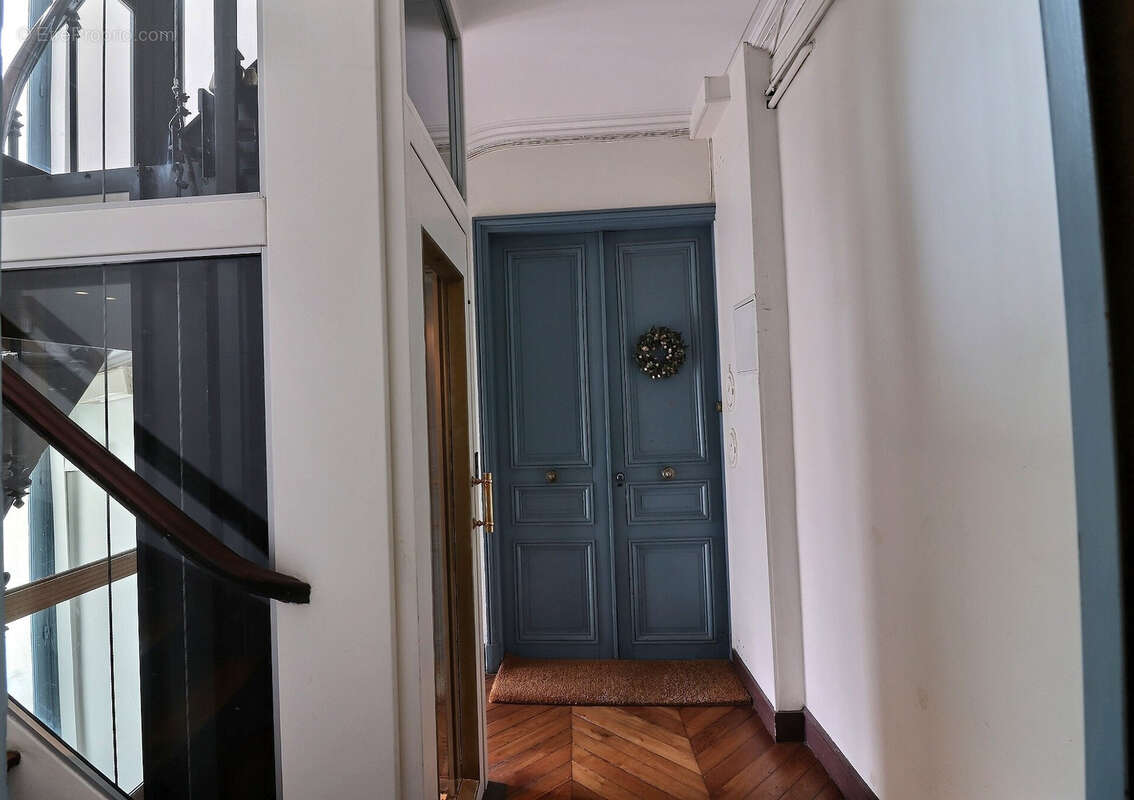Appartement à PARIS-14E
