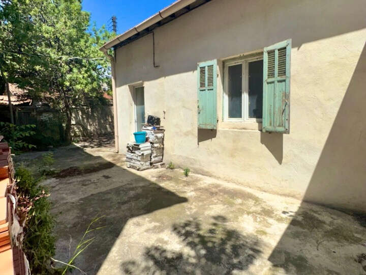 Opportunité à Marseille 10ème : Propriété à Rénover avec potentiel 250 m2 env. surface totale au sol - photo 19