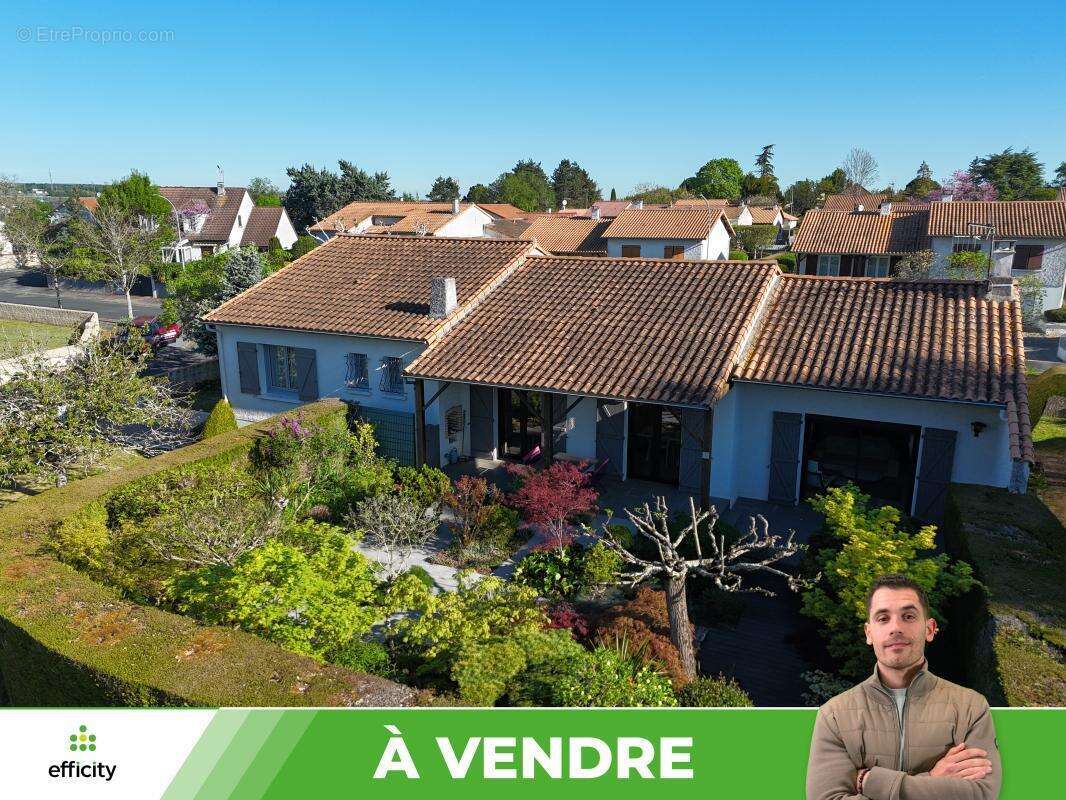 Maison à BUXEROLLES