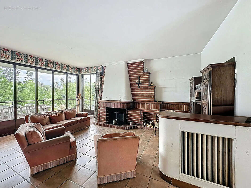 Maison à SAINT-JEAN-LES-DEUX-JUMEAUX