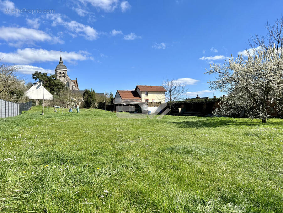 Terrain à VAILLY-SUR-AISNE