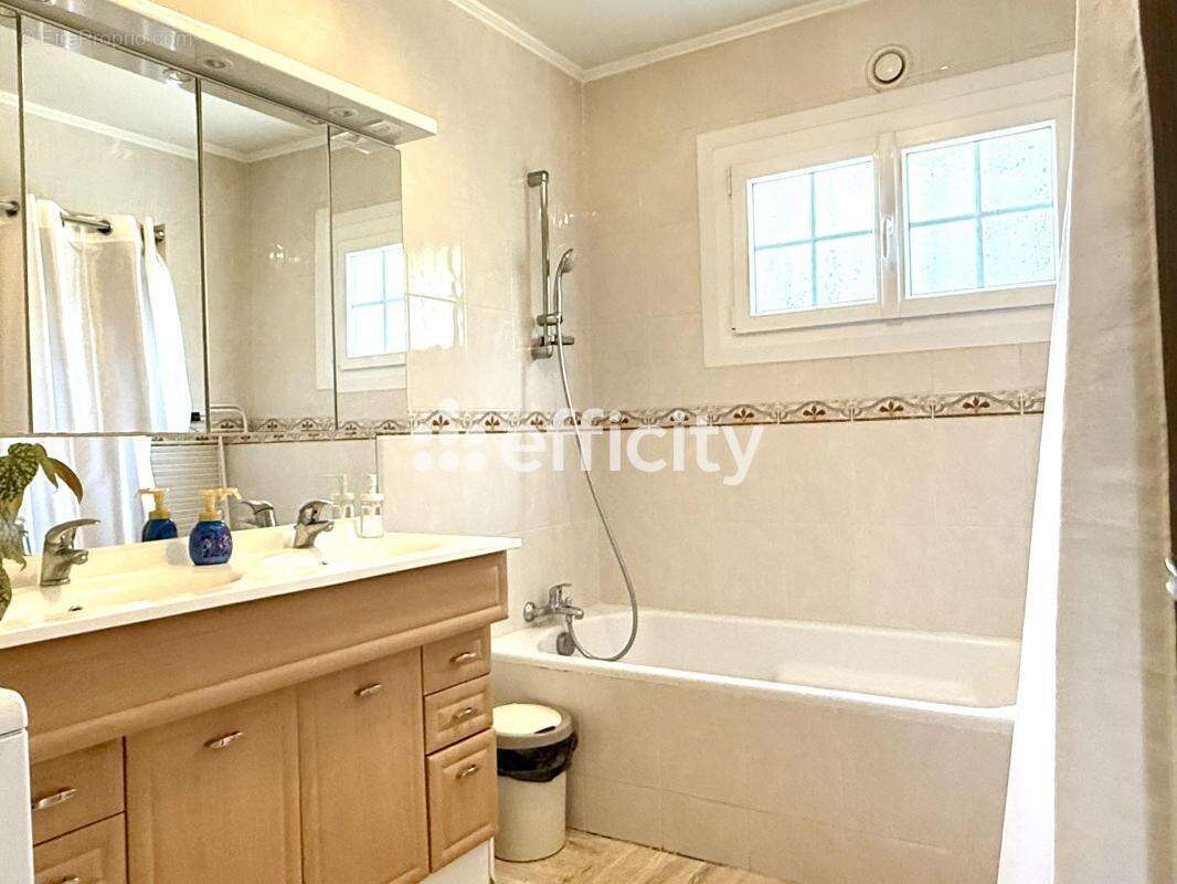 Maison à SAINT-CYR-EN-VAL