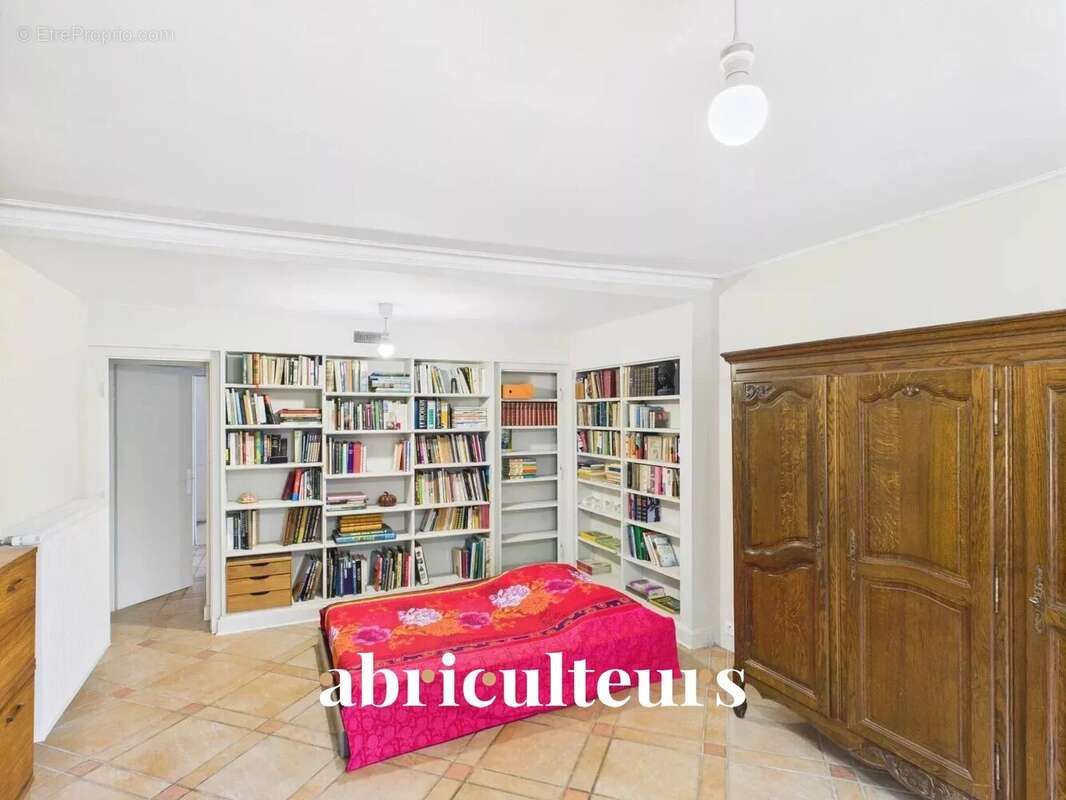 Maison à VILLENEUVE-LA-COMTESSE