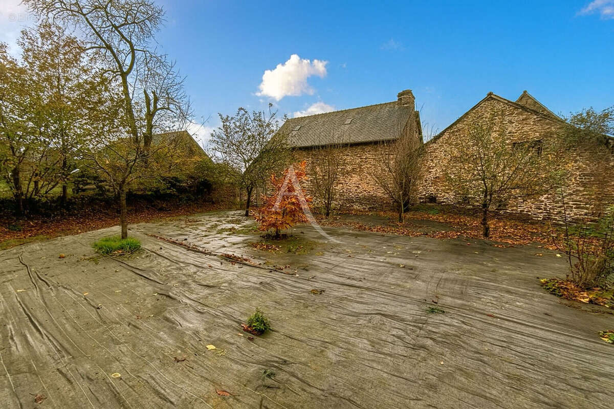 Maison à LA HAIE-TRAVERSAINE