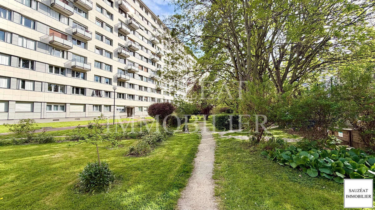 Appartement à MONTROUGE
