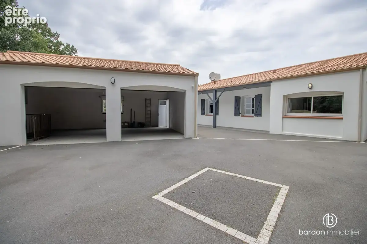 Maison 8 pièces - 209 m² - Proche du centre-ville de La Garnache - photo 17