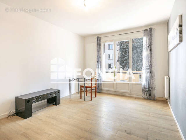 Appartement à LE PONT-DE-CLAIX