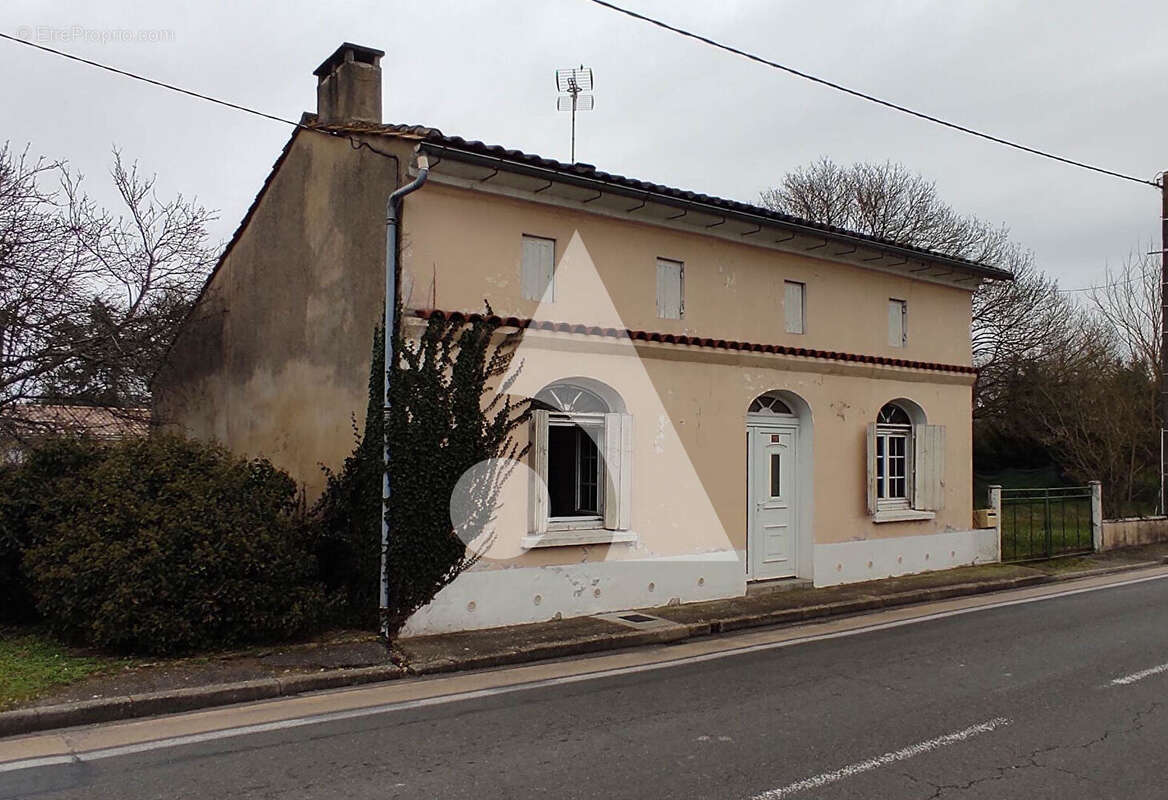 Maison à SAINT-ANTOINE-SUR-L'ISLE