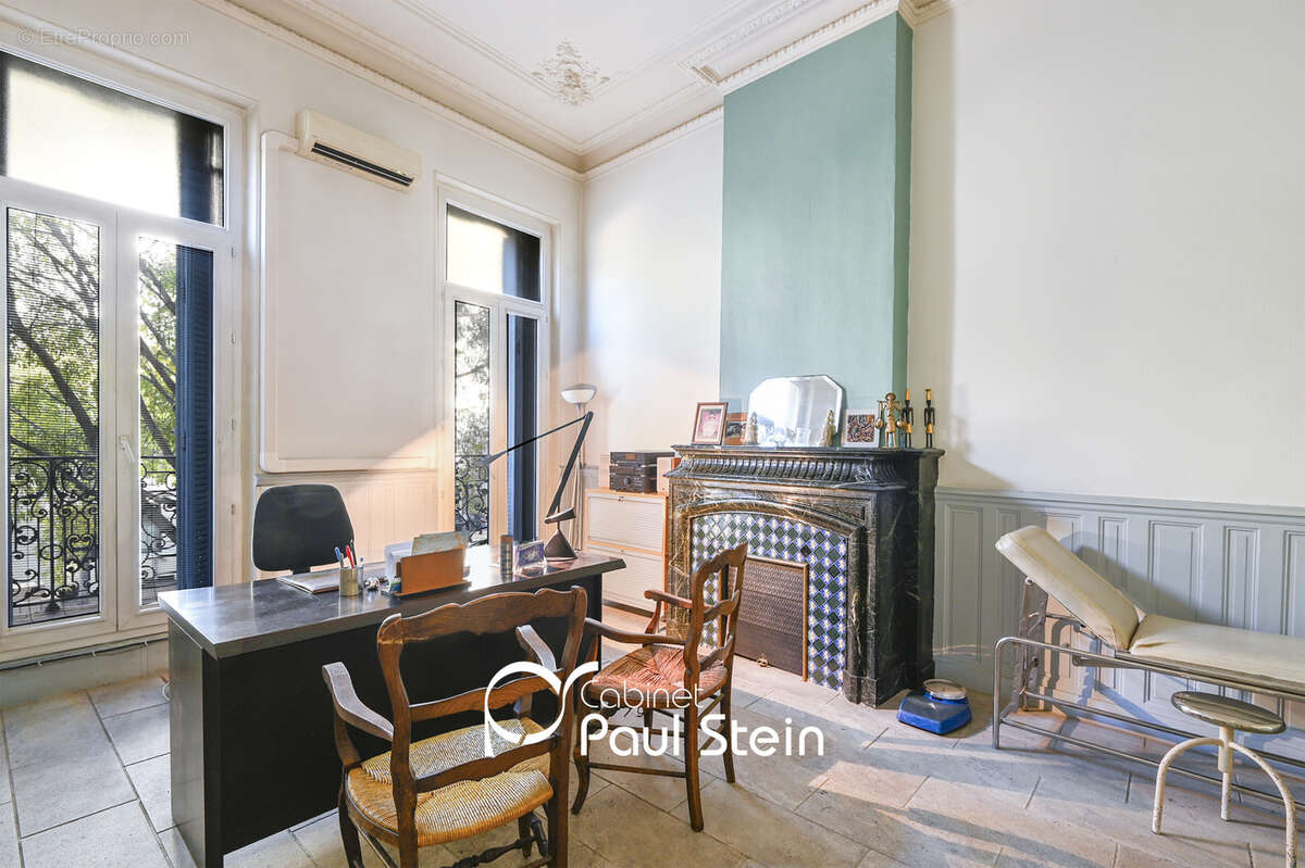 Appartement à MARSEILLE-1E