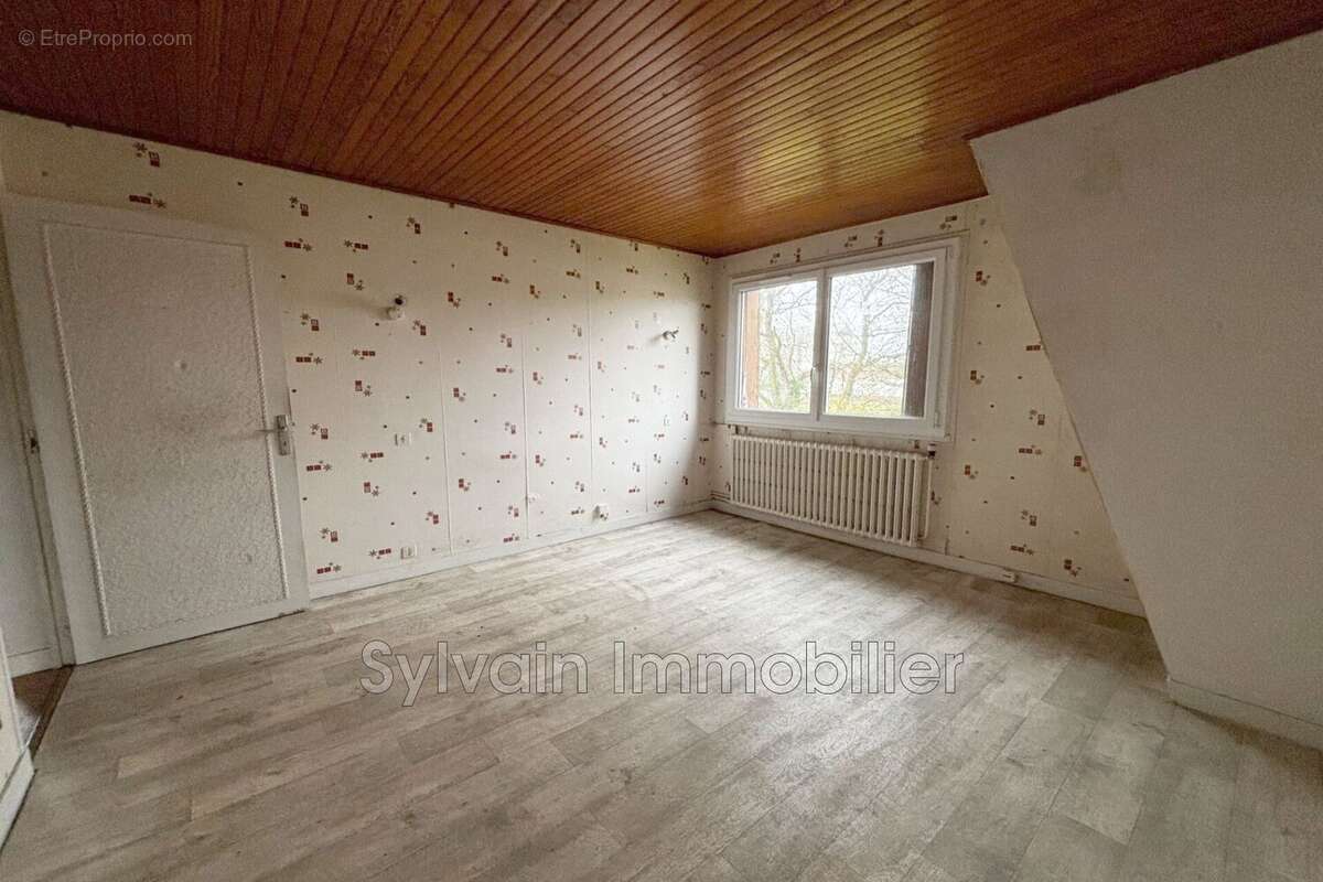 Maison à MILLY-SUR-THERAIN