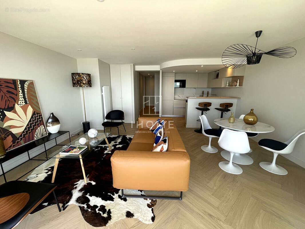 Appartement face mer - parking privé - cave - 5' à pied av de Gaulle. - photo 3