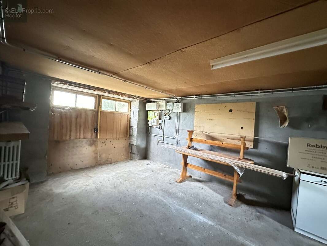 Proche du centre ville, quartier calme, Maison 4 chambres, garage, sur terrain de 630m² - photo 13