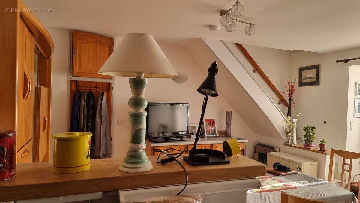 Pièce à vivre - Maison à LACAPELLE-MARIVAL