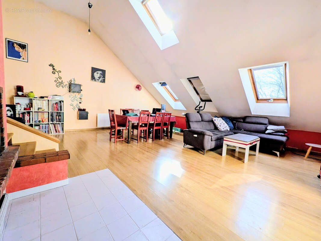 Appartement à JARVILLE-LA-MALGRANGE
