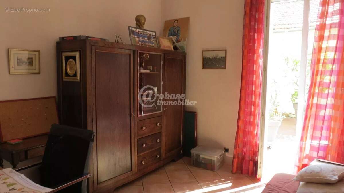 Appartement à MARSEILLE-5E