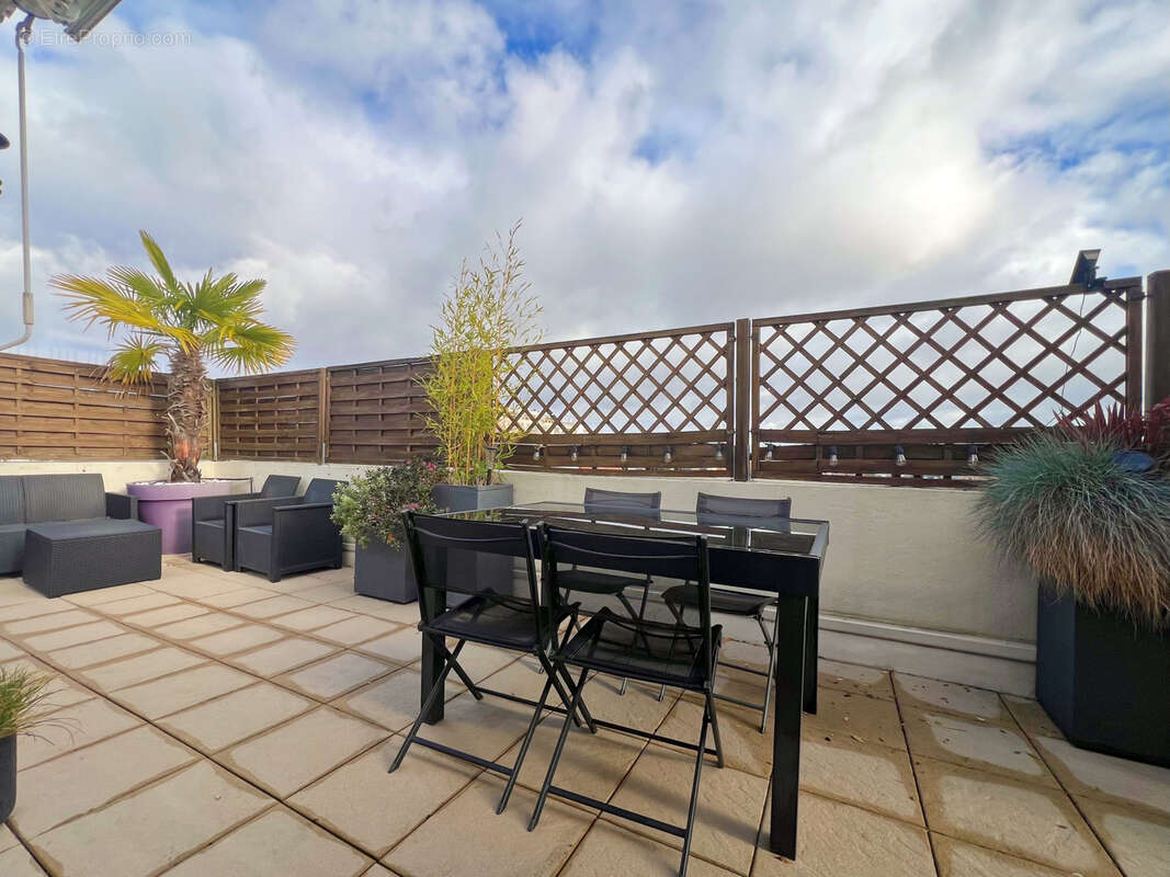 Appartement à COURBEVOIE