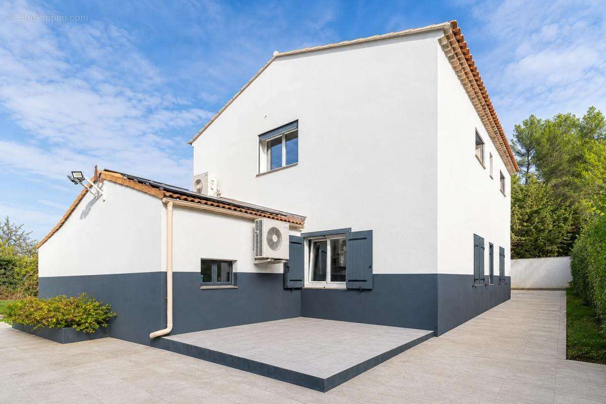 Maison 166m2 jardin piscine garage - gare routiere a 5min - photo 11