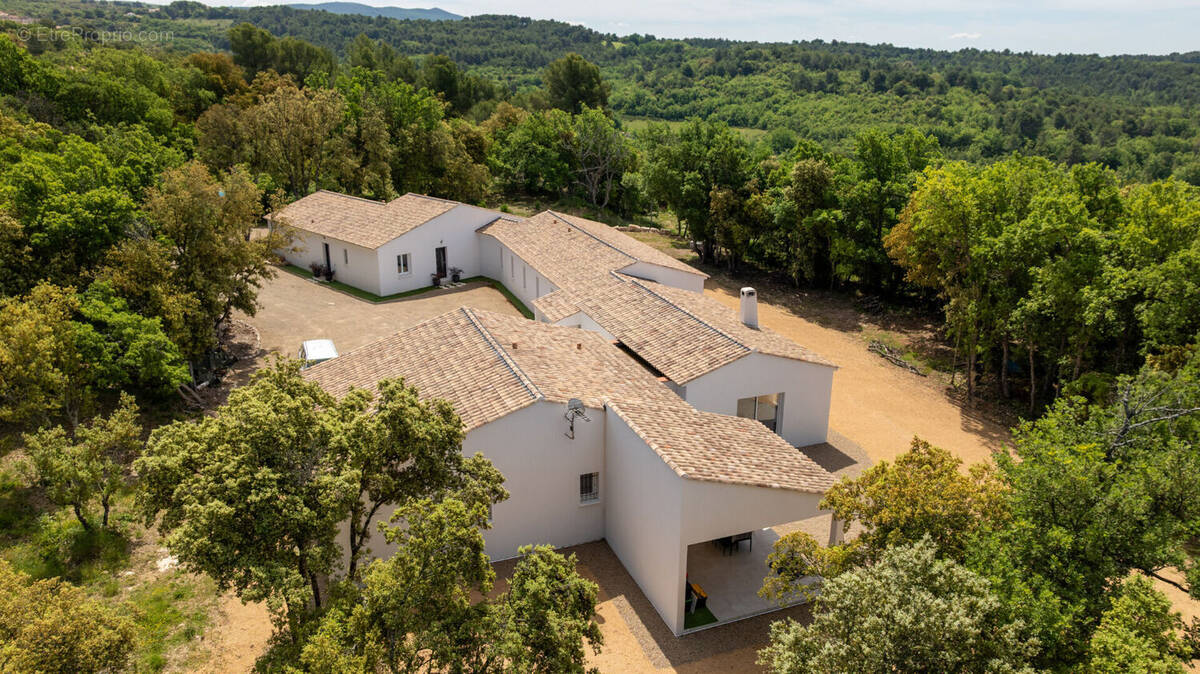 Maison à BAUDINARD-SUR-VERDON