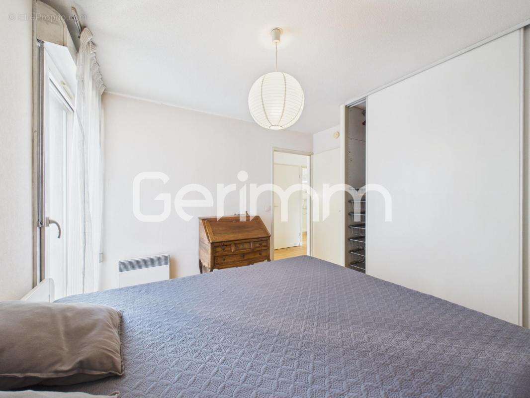 Vente - Appartement - 2 pièces + cuisine - 50 m² - 110 000 € - - photo 11
