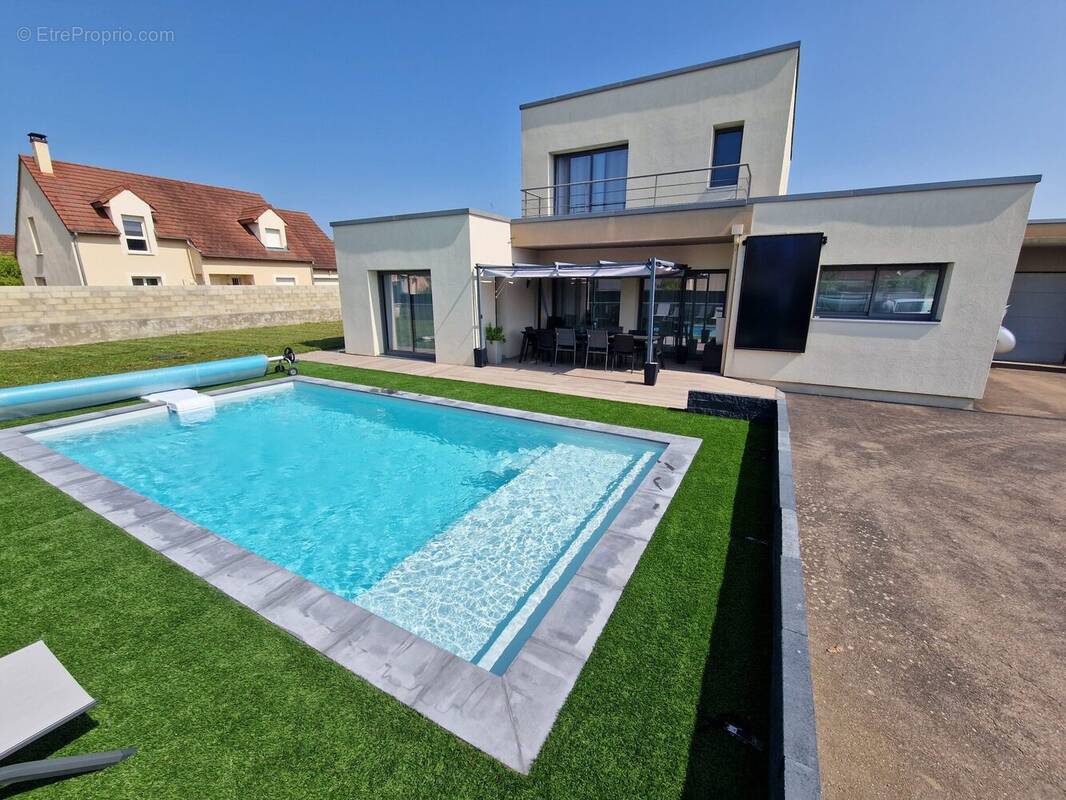 Maison à SAINTE-MARIE-LA-BLANCHE