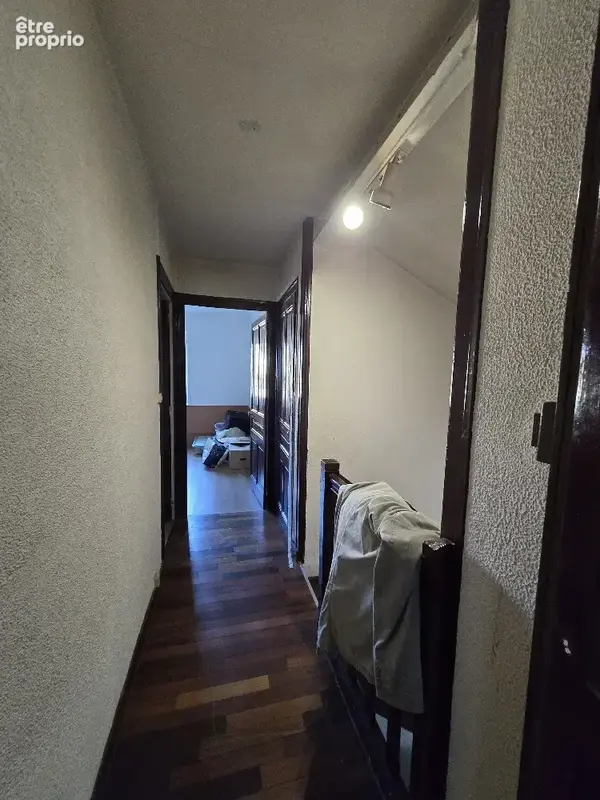 Maison familiale de caractère à Chaponost, 244 m2 habitables (304 m2 au sol total) sur terrain clos et arboré - photo 26