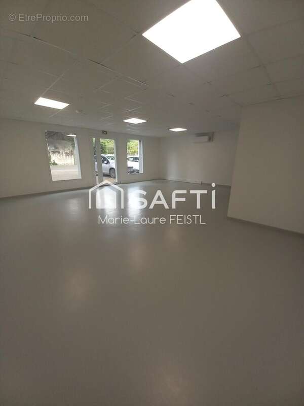 Photo 2 - Commerce à LOCHES