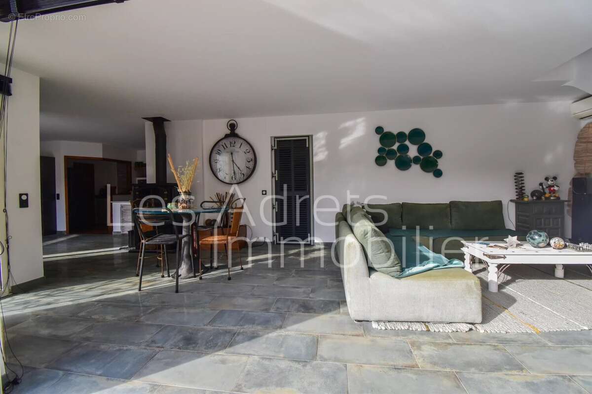 Maison à LES ADRETS-DE-L'ESTEREL