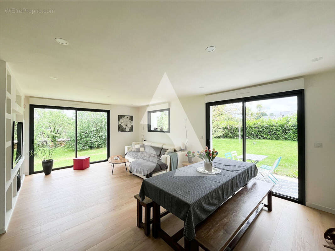 Maison à LOCOAL-MENDON