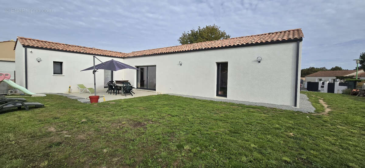 Maison à SAINT-AVAUGOURD-DES-LANDES