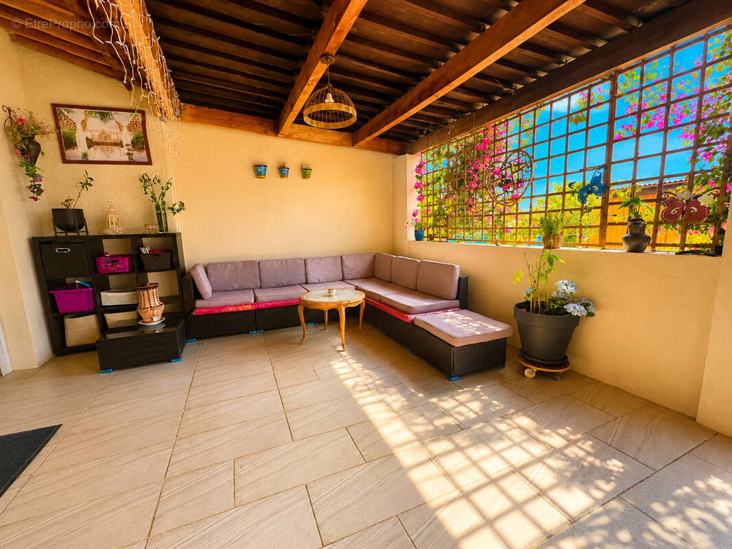 Maison T5 avec jardin et garage - photo 2