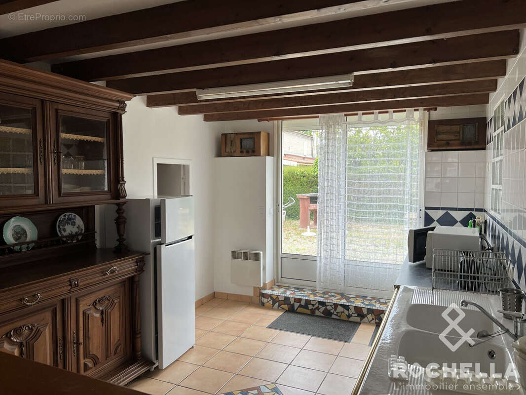 Maison 81 m² à La Vergne  - photo 2