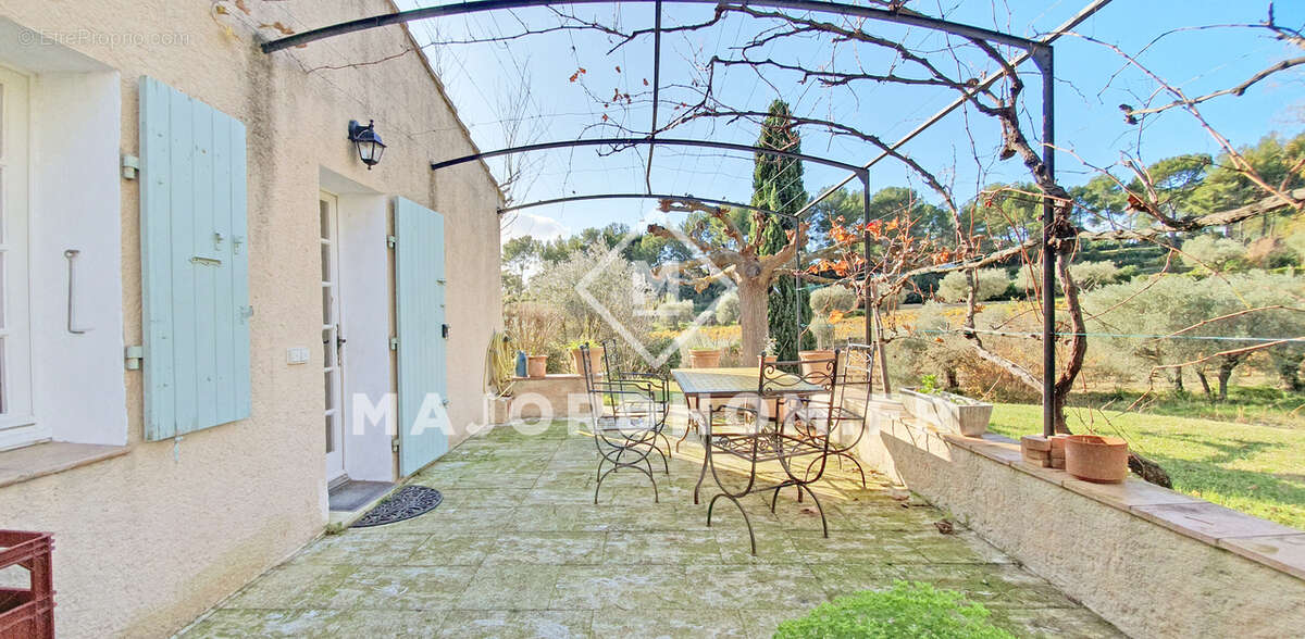 Maison à LE CASTELLET