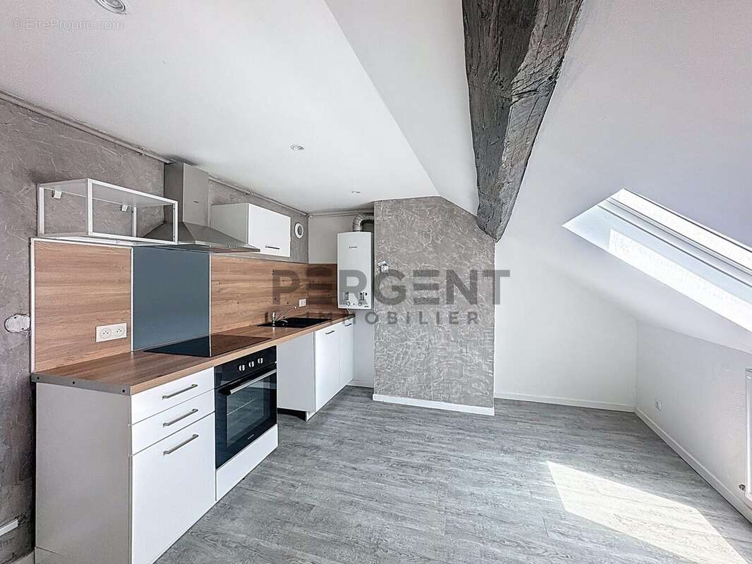 Appartement à CHARLEVILLE-MEZIERES