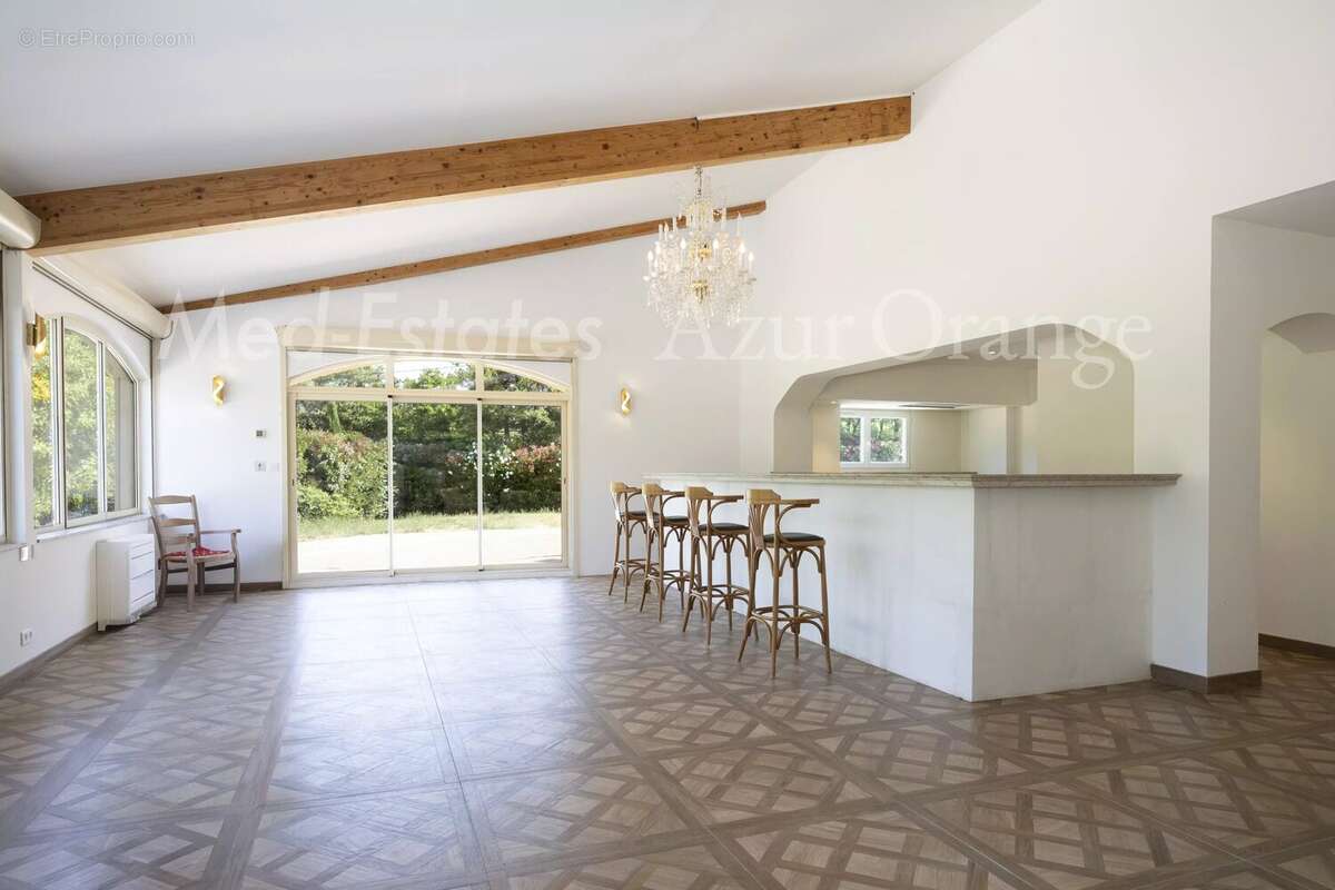 Maison à PLAN-DE-LA-TOUR